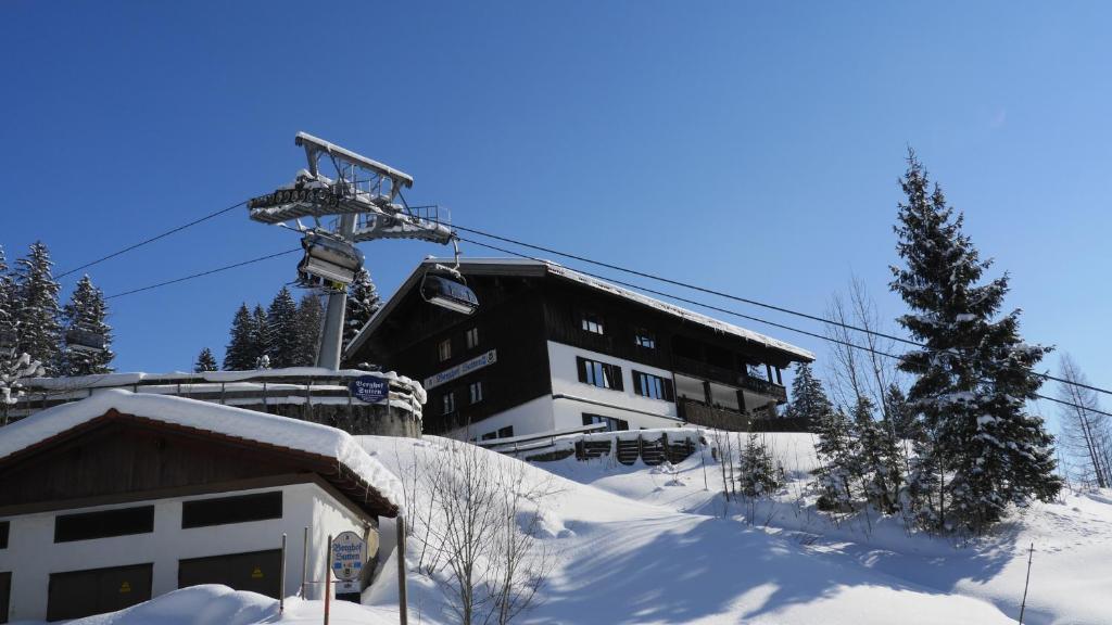 Berghotel Sutten Rotta Buitenkant foto